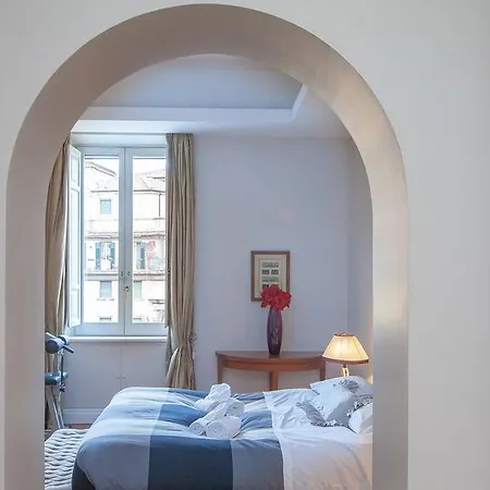 Lepanto Deluxe Penthouse 아파트 *
