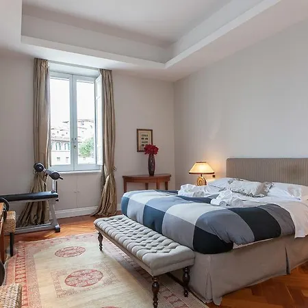 Lepanto Deluxe Penthouse 아파트